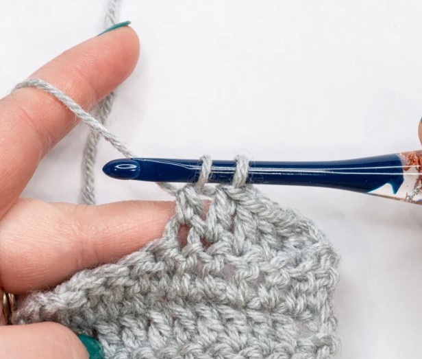 How to Seamlessly Change Yarn Colors in Crochet Tutorial