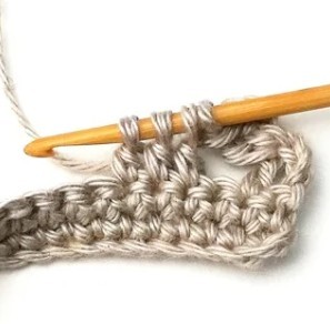 Aligned Four Leaf Clover Crochet Stitch Photo Tutorial
