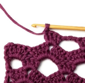 Large Lacy Zigzag Crochet Stitch Photo Tutorial