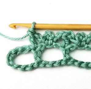 Lacy Aligned Picot Crochet Stitch Photo Tutorial
