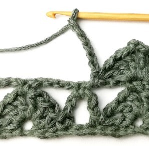 Stacked Triangles and Eyelet Crochet Stitch Photo Tutorial
