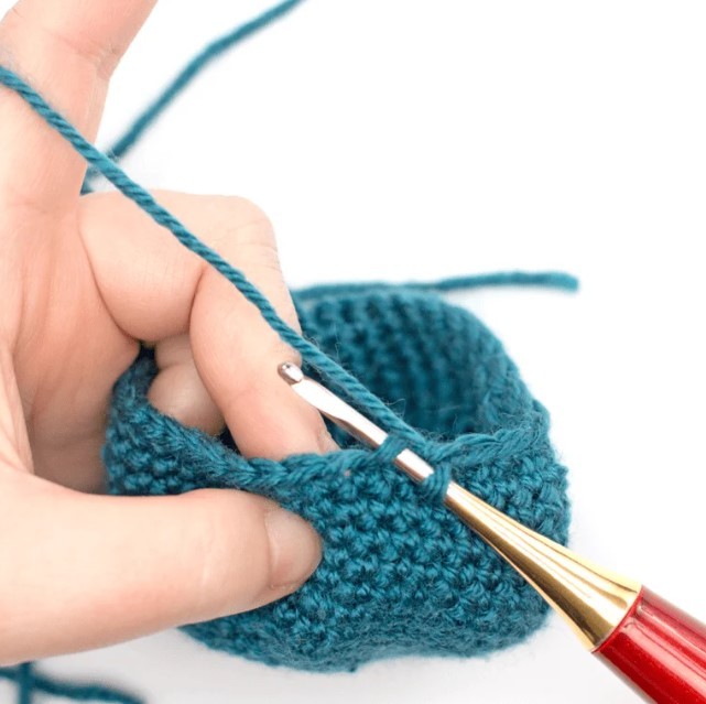 How to Do an Invisible Decrease Photo Tutorial