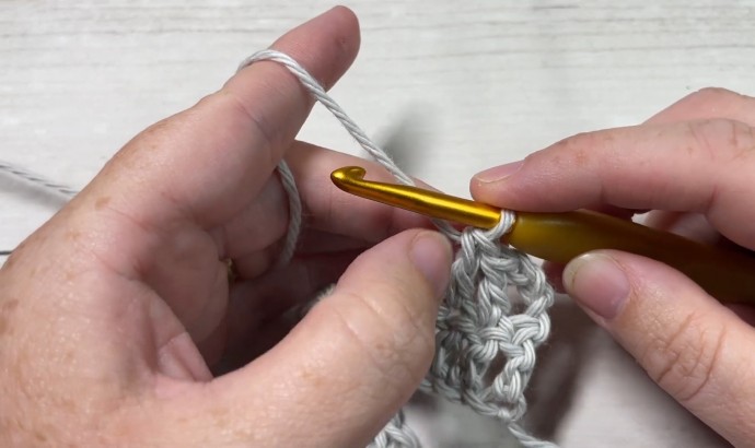 How to Crochet the Ruffle Stitch Photo Tutorial