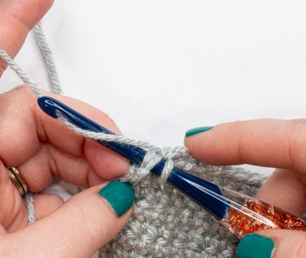 How to Seamlessly Change Yarn Colors in Crochet Tutorial