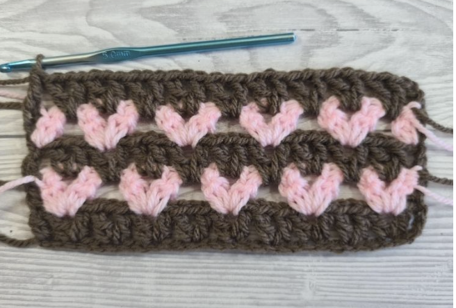 How to Make the Offset Hearts Crochet Pattern