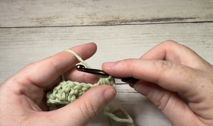 How to Crochet the V and Cluster Stitch Photo Tutorial