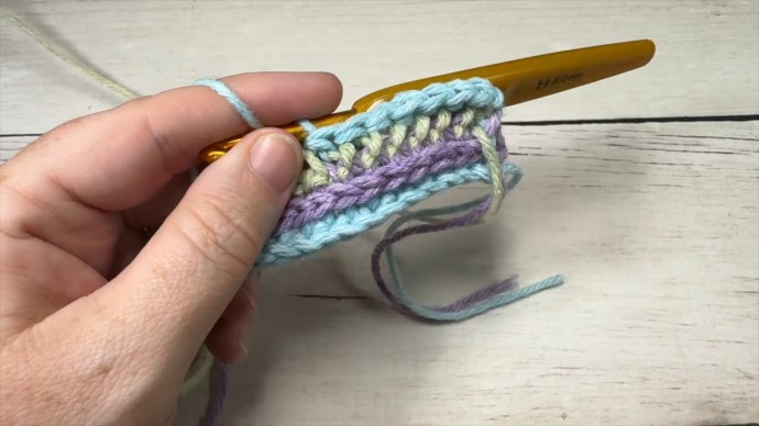 How to Crochet the Three Colour Ribbing Photo Tutorial