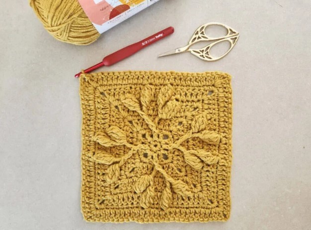 Autumn Bloom Square – Leaf Granny Square Pattern