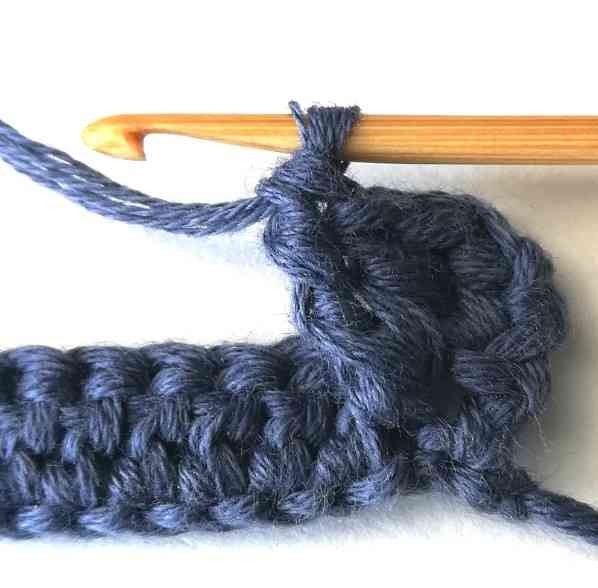 The Tipped Scales Crochet Stitch Photo Tutorial