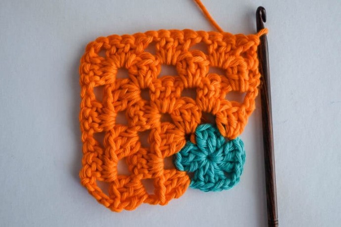 How to Crochet A Miltered Granny Square Photo Tutorial