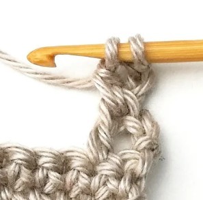Aligned Four Leaf Clover Crochet Stitch Photo Tutorial
