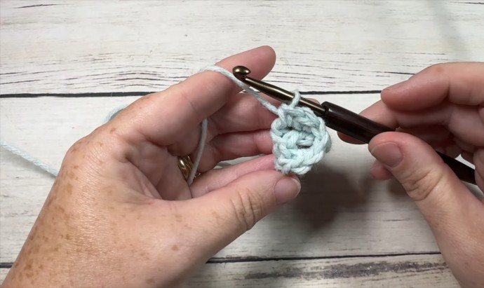 How to Crochet the Honeycomb Waffle Stitch Photo Tutorial