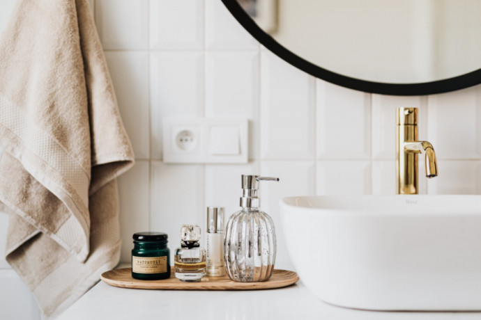 Bathroom Hacks: showers, bathtubs, and towels