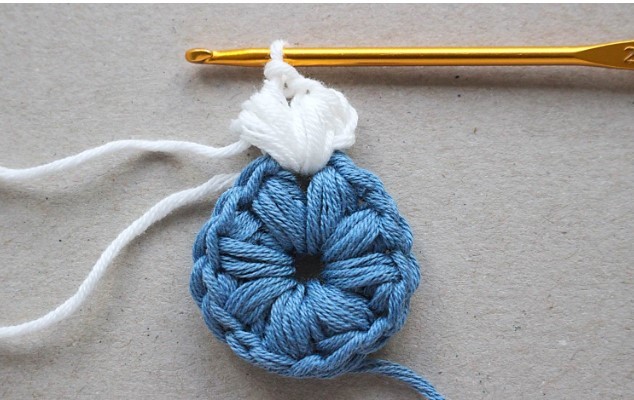 Tripple Puff Crochet Granny Square Photo Tutorial