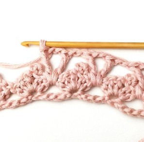Lacy Cupcake Crochet Stitch Photo Tutorial