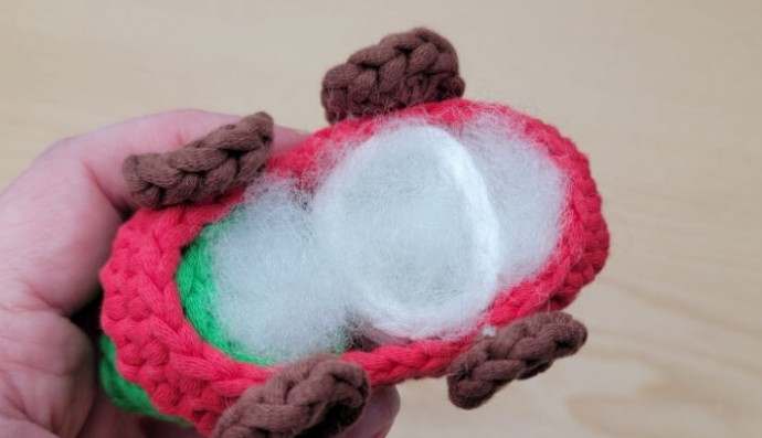 Red Truck Christmas Ornament Crochet Tutorial