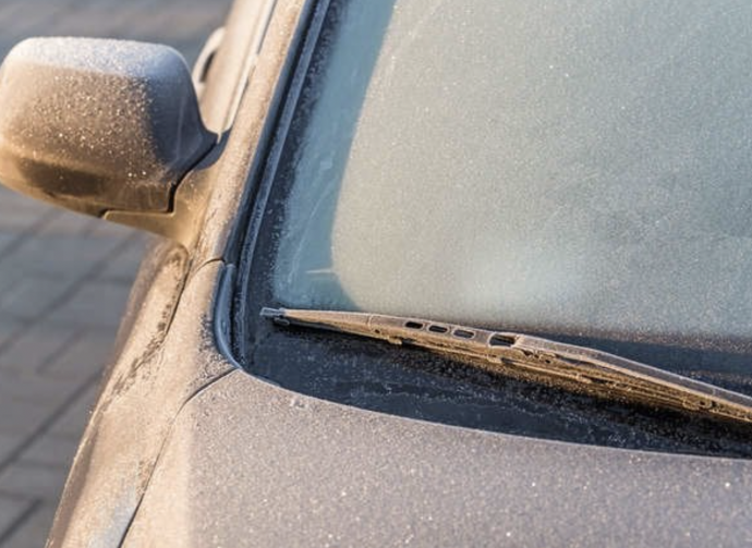 7 Surprising Tips and Tricks for Dealing with Ice and Snow