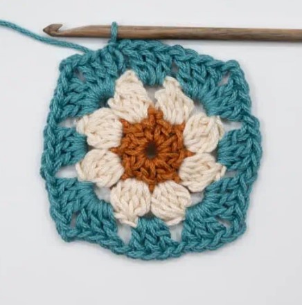 How To Crochet A Daisy Granny Square Photo Tutorial