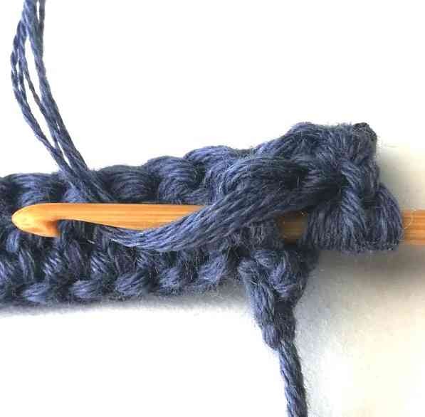 The Tipped Scales Crochet Stitch Photo Tutorial