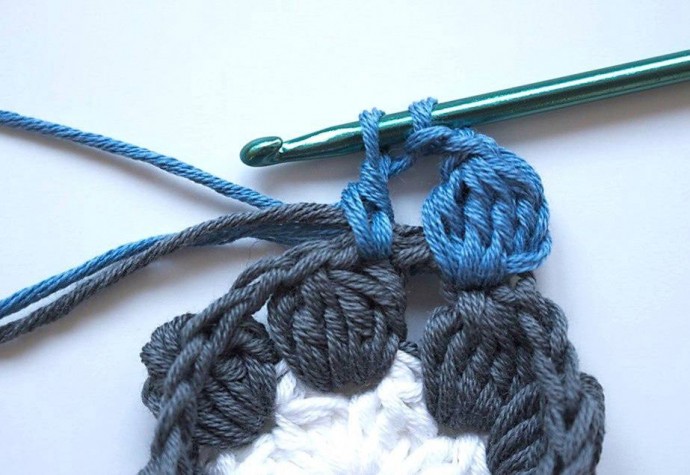 Dally Dahlia Crochet Granny Square Photo Tutorial