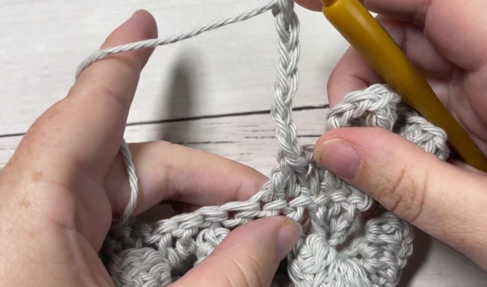 How to Crochet the Ruffle Stitch Photo Tutorial