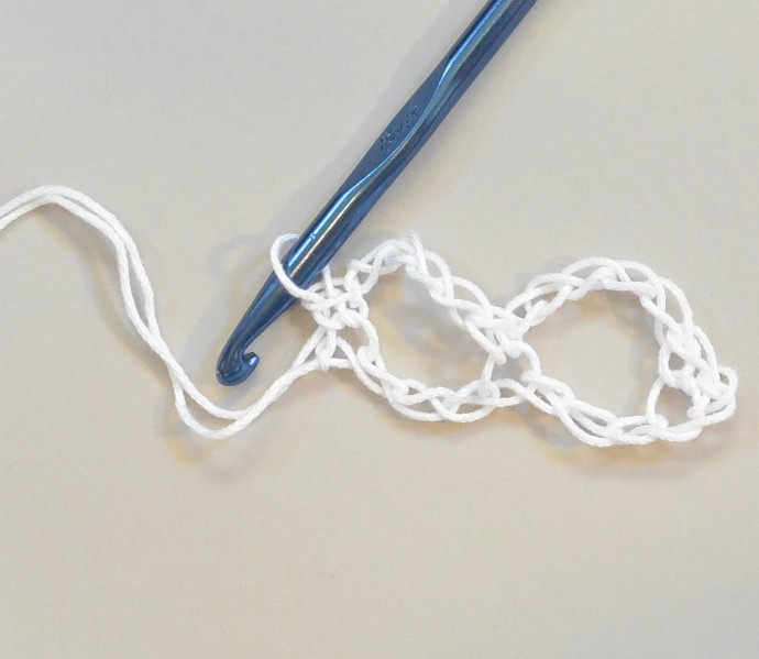 How to Crochet the Diamond Mesh Stitch Photo Tutorial