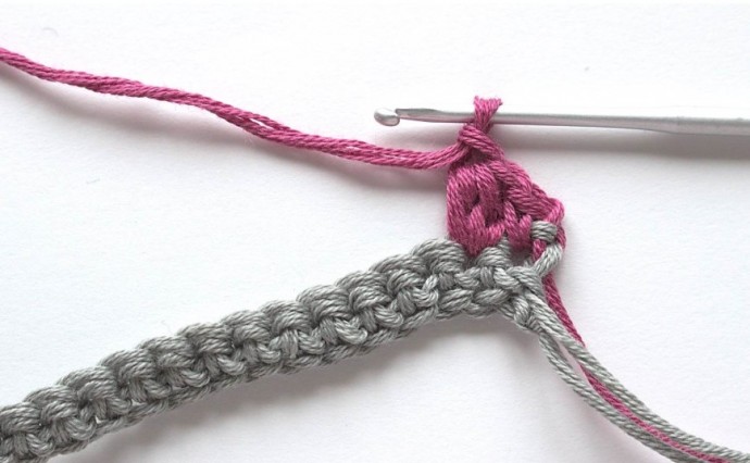 Raspberry Ripple Crochet Square Photo Tutorial