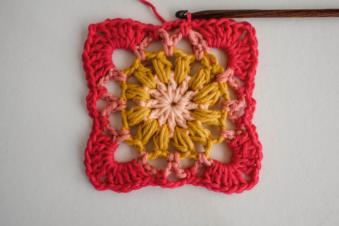 How to Crochet A Circle Flower Granny Square Photo Tutorial