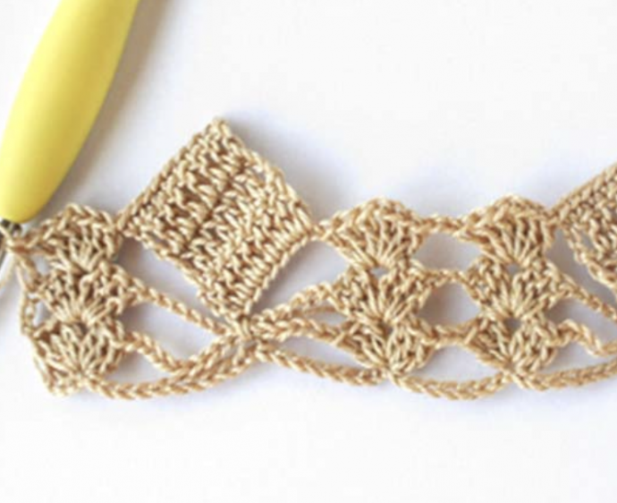 How to Crochet Coloured Square Lace Stitch