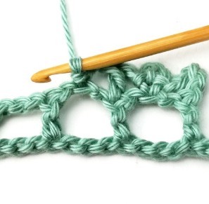 Lacy Aligned Picot Crochet Stitch Photo Tutorial