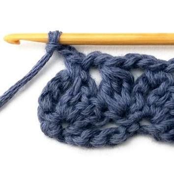 The Diagonal Shell and Cluster Crochet Stitch Photo Tutorial